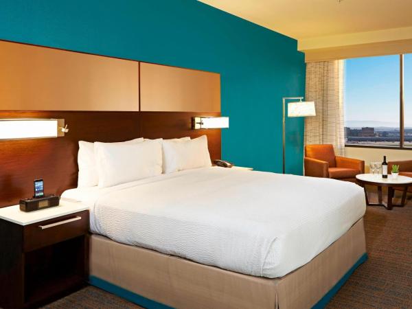 Residence Inn by Marriott Los Angeles LAX/Century Boulevard : photo 3 de la chambre suite 1 chambre lit king-size