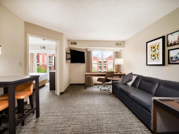 Residence Inn Indianapolis Downtown on the Canal : photo 1 de la chambre suite 1 chambre - vue sur rivière