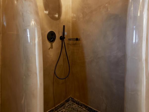 Allure Breeze Suites : photo 9 de la chambre suite junior avec bain à remous à jets extérieur chauffé