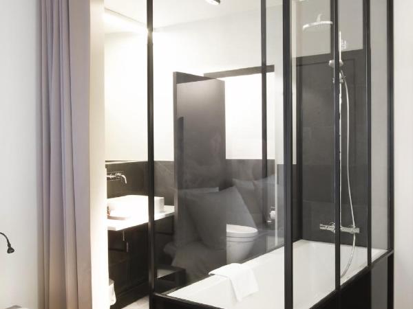 HotelO Kathedral : photo 9 de la chambre chambre double supérieure avec climatisation - vue sur cathédrale