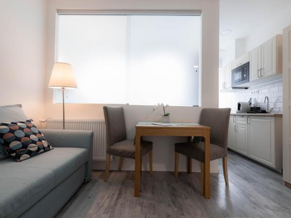 Roomstore Studio Apartments : photo 2 de la chambre studio