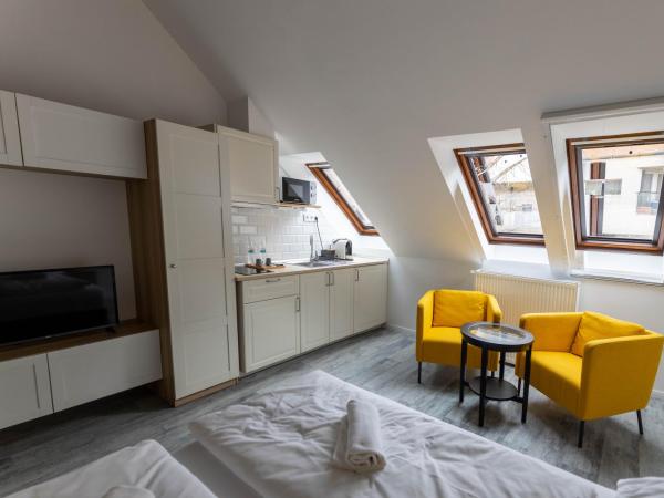 Roomstore Studio Apartments : photo 2 de la chambre appartement deluxe