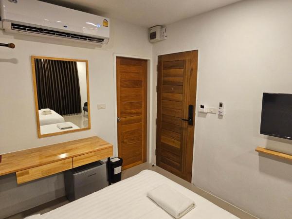 Sleepstation at Pratunam : photo 6 de la chambre triple room with window - building 2