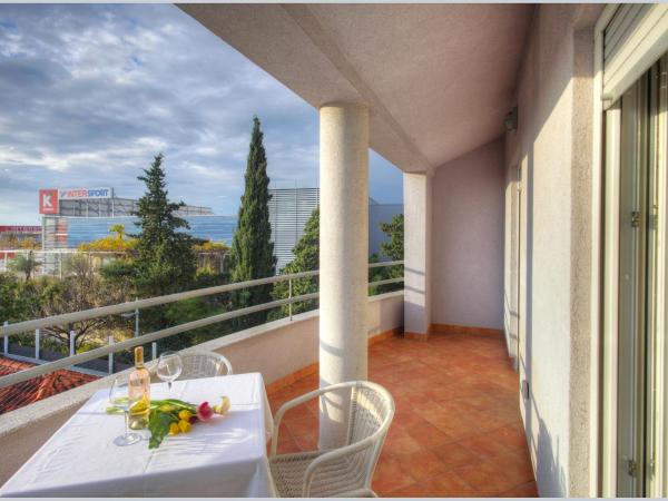 Guest Accomodation Tamaris : photo 7 de la chambre chambre double avec balcon