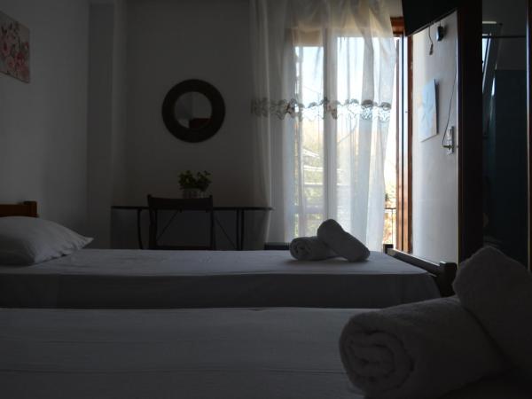 Poseidon Studios Chania Center : photo 4 de la chambre grande chambre double
