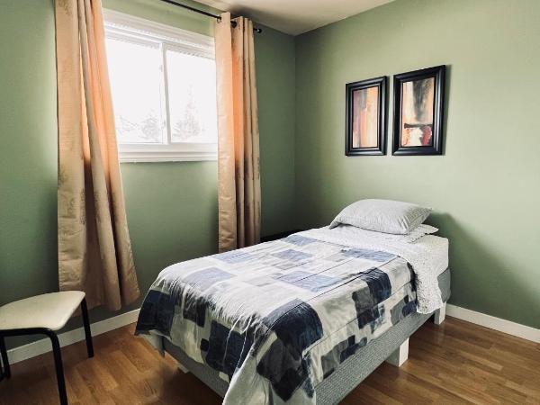 Monthly Private Rooms Male Accommodation Close to NAIT Kingsway Mall Downtown : photo 4 de la chambre chambre simple Économique