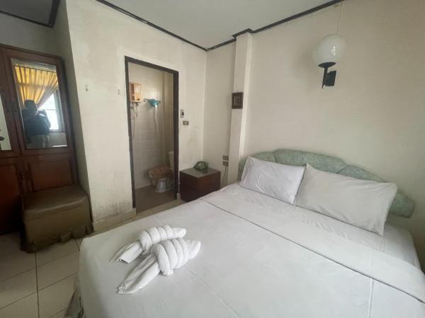 Residence Inn Pattaya : photo 1 de la chambre chambre double Économique