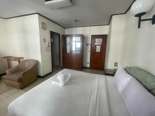 Residence Inn Pattaya : photo 9 de la chambre chambre lit queen-size deluxe