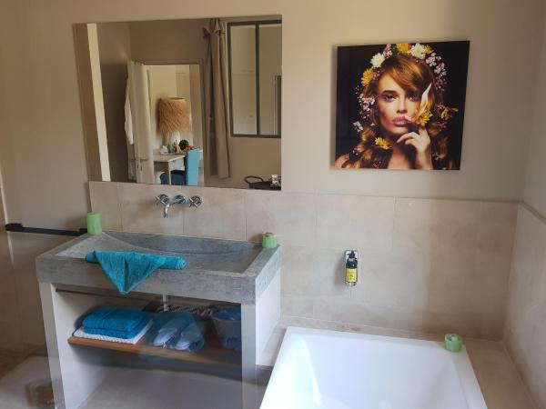 La Magnanerie de l'Isle B&B : photo 3 de la chambre suite avec terrasse