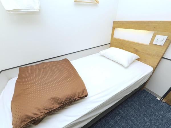 WeBase Hakata Hostel : photo 8 de la chambre chambre lits jumeaux supérieure