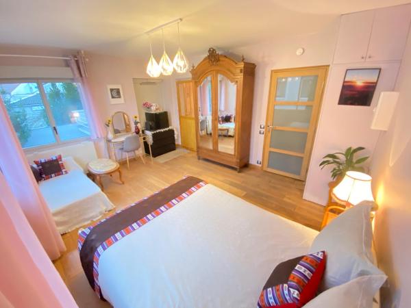 Reims Sherpa Guest House : photo 6 de la chambre chambre double - vue sur jardin