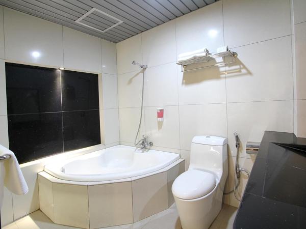 Hotel JSL : photo 2 de la chambre suite exécutive