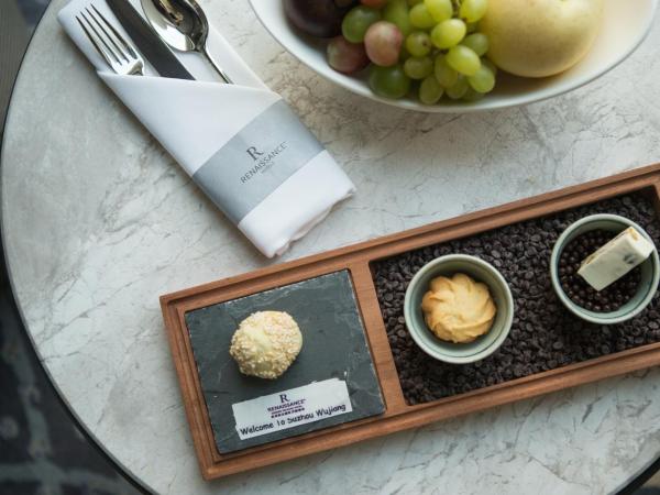 Renaissance Suzhou Wujiang Hotel : photo 3 de la chambre chambre lit king-size - vue sur ville