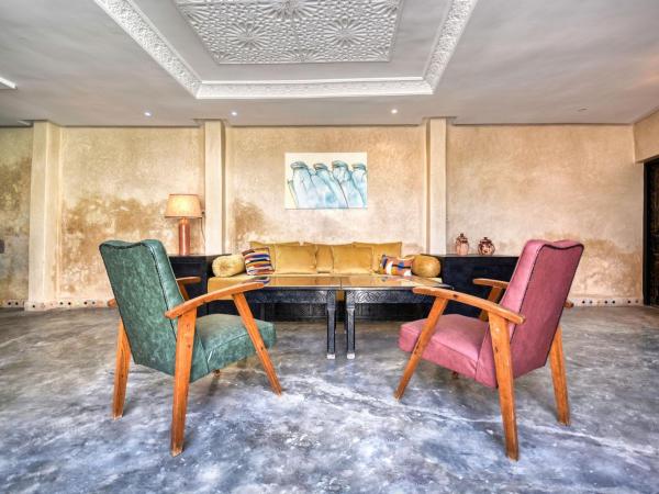 Riad Amazine - Piscine - Rooftop - 6 or 7 Px : photo 5 de la chambre suite supérieure - vue sur mer