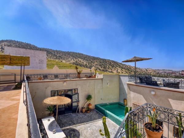 Riad Amazine - Piscine - Rooftop - 6 or 7 Px : photo 6 de la chambre suite supérieure - vue sur mer