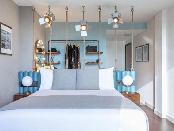 Hotel Indigo London - 1 Leicester Square, an IHG Hotel : photo 1 de la chambre chambre lit queen-size premium - vue sur ville