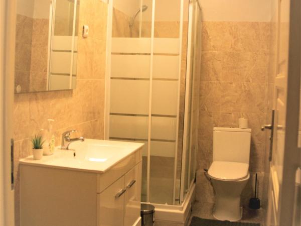 The Delight Hostel : photo 6 de la chambre chambre triple basique avec salle de bains commune