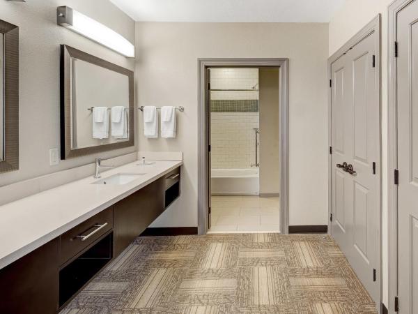 Staybridge Suites Baltimore - Inner Harbor, an IHG Hotel : photo 3 de la chambre two-bedroom king suite with two king beds - ground floor