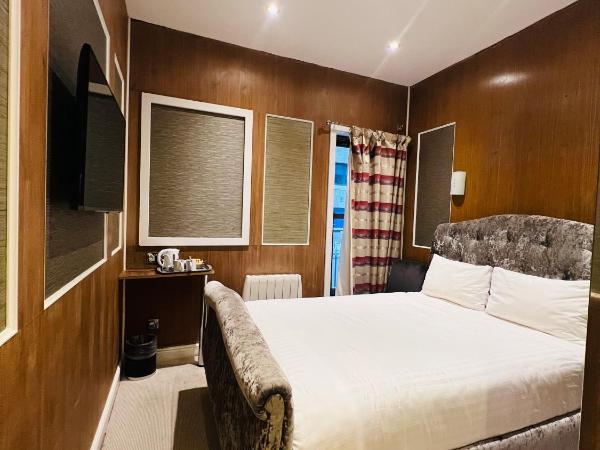 Cheshire Hotel Central London : photo 10 de la chambre chambre double avec salle de bains privative