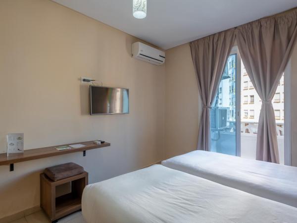 Hotel Etoile Du Nord : photo 3 de la chambre chambre lits jumeaux avec balcon