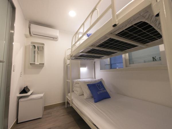 K-Guesthouse Myeongdong 1 : photo 5 de la chambre chambre lits jumeaux avec lits superposés