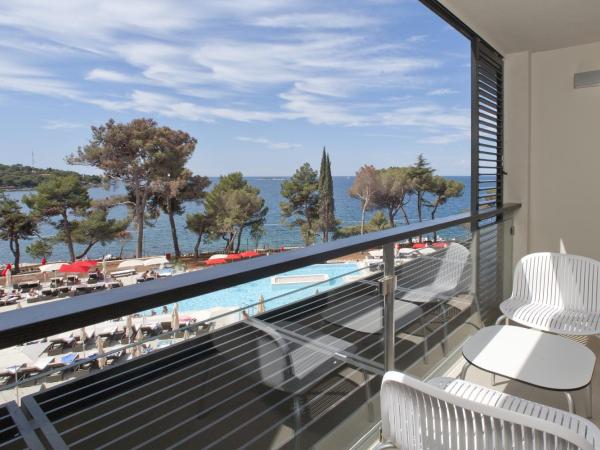 Hotel Parentium Plava Laguna : photo 6 de la chambre chambre premium avec balcon et vue mer
