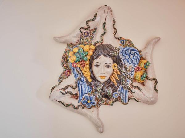 Villa Sant'Andrea, A Belmond Hotel, Taormina Mare : photo 3 de la chambre chambre double ou lits jumeaux de luxe avec balcon et vue sur la mer