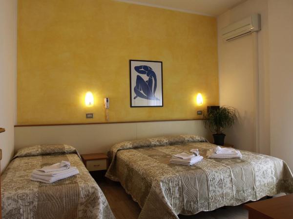 Hotel Arabesco : photo 2 de la chambre chambre triple