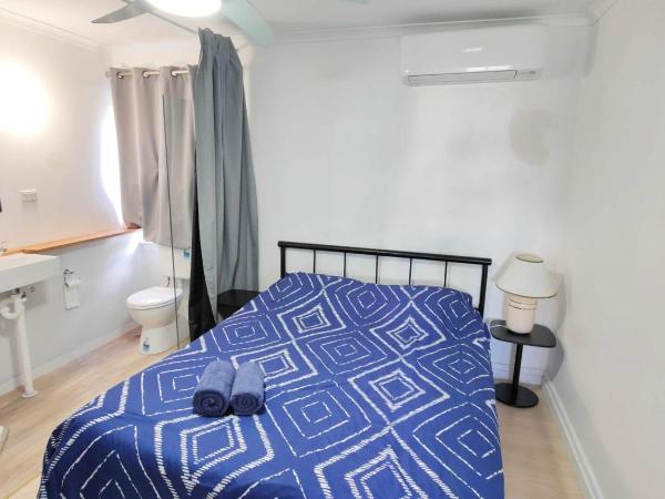 72 on NEWNHAM : photo 3 de la chambre chambre lit queen-size