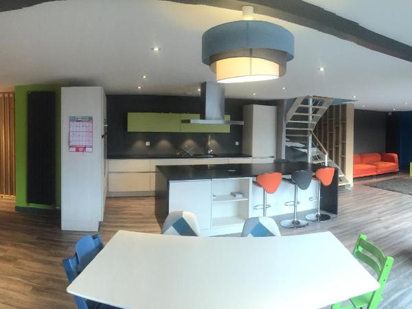 Hôtel des Rochers : photo 7 de la chambre appartement duplex - vue sur cour