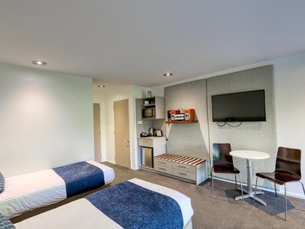 Garden Court Suites & Apartments : photo 3 de la chambre chambre standard (sans vue/côté route)