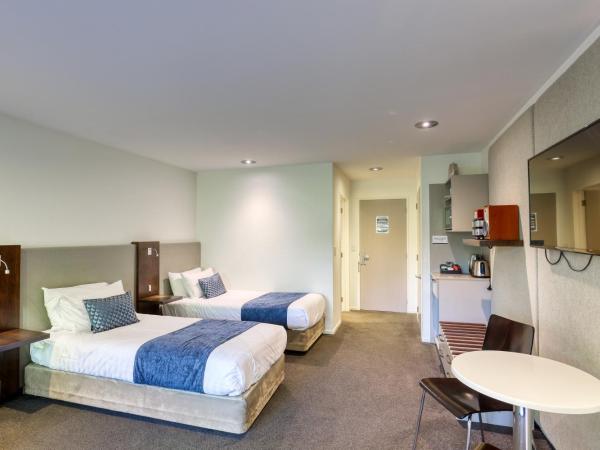 Garden Court Suites & Apartments : photo 7 de la chambre chambre standard (sans vue/côté route)