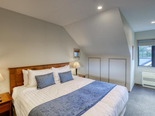 Garden Court Suites & Apartments : photo 9 de la chambre appartement 2 chambres avec balcon