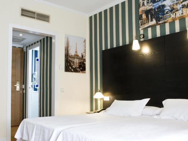 HRC Hotel : photo 1 de la chambre chambre lits jumeaux