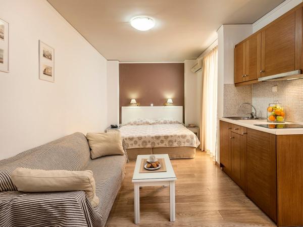 Elina Hotel Apartments : photo 5 de la chambre studio Économique (2 adultes)