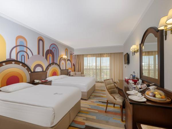 Megasaray Westbeach Antalya : photo 1 de la chambre chambre familiale - vue latérale sur mer