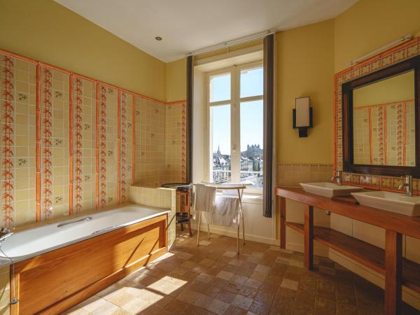Château La Comtesse de Loire & Spa : photo 5 de la chambre suite - vue sur ville