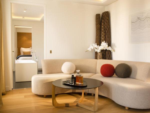 Hotel Marignan Champs-Elysées : photo 2 de la chambre suite terrasse eiffel