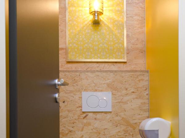 BaseCamp Bonn : photo 8 de la chambre espace de couchage intérieur