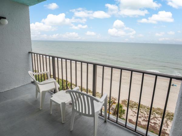 Tropical Seas Hotel : photo 4 de la chambre chambre lit queen-size - front de mer