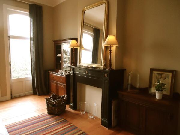 Maison Flagey Brussels : photo 3 de la chambre suite avec vue sur lac