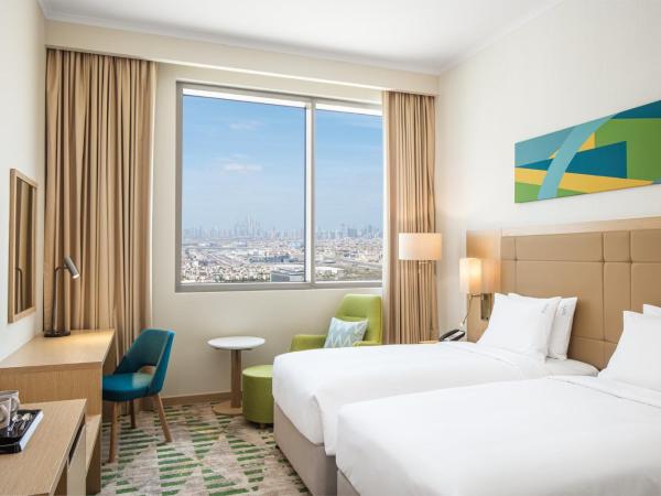 Holiday Inn & Suites - Dubai Science Park, an IHG Hotel : photo 5 de la chambre chambre lits jumeaux standard