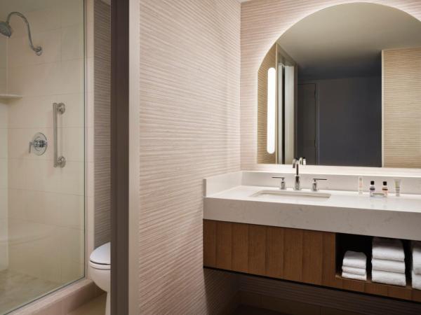 San Diego Marriott Marquis and Marina : photo 7 de la chambre chambre lit king-size - vue sur ville