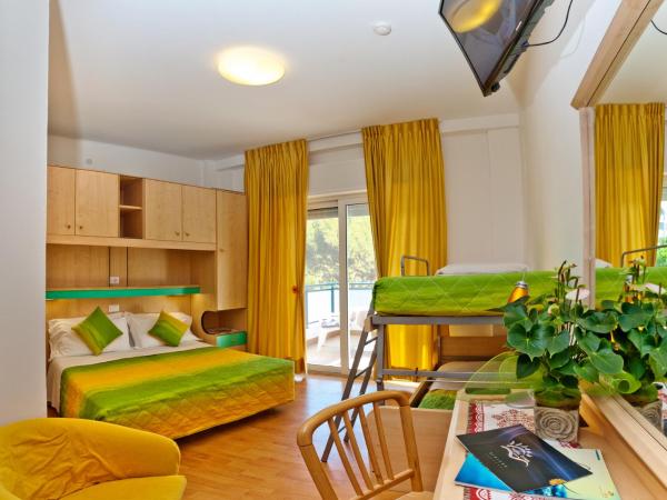 Hotel Gimm : photo 4 de la chambre chambre familiale (2 adultes et 2 enfants)