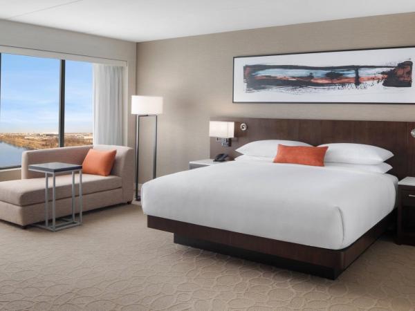 Delta Hotel Philadelphia Airport : photo 1 de la chambre suite junior lit king-size