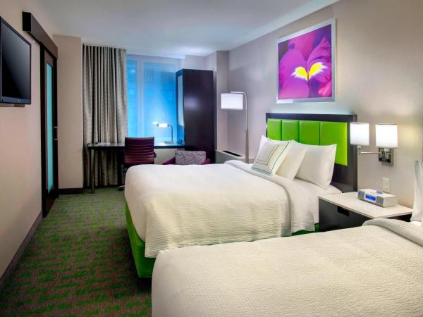 SpringHill Suites by Marriott New York Midtown Manhattan/Fifth Avenue : photo 3 de la chambre studio queen avec 2 lits queen-size