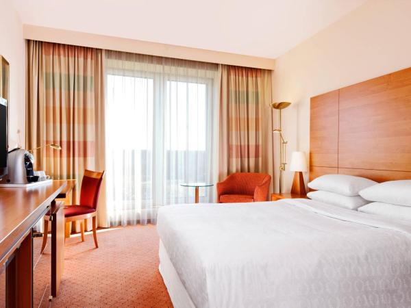 Sheraton Duesseldorf Airport Hotel : photo 1 de la chambre chambre supérieure lit queen-size