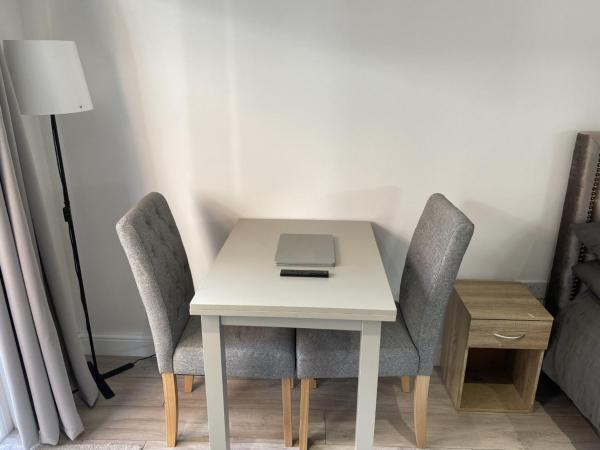 Modern Guest house with private entrance : photo 2 de la chambre chambre double deluxe