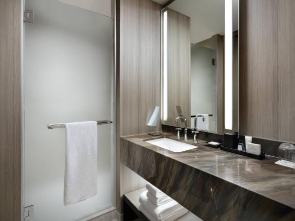 JW Marriott Edmonton ICE District : photo 4 de la chambre chambre lit king-size