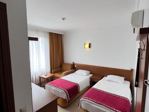 Hotel Royal Hill : photo 3 de la chambre chambre double ou lits jumeaux - vue sur mer